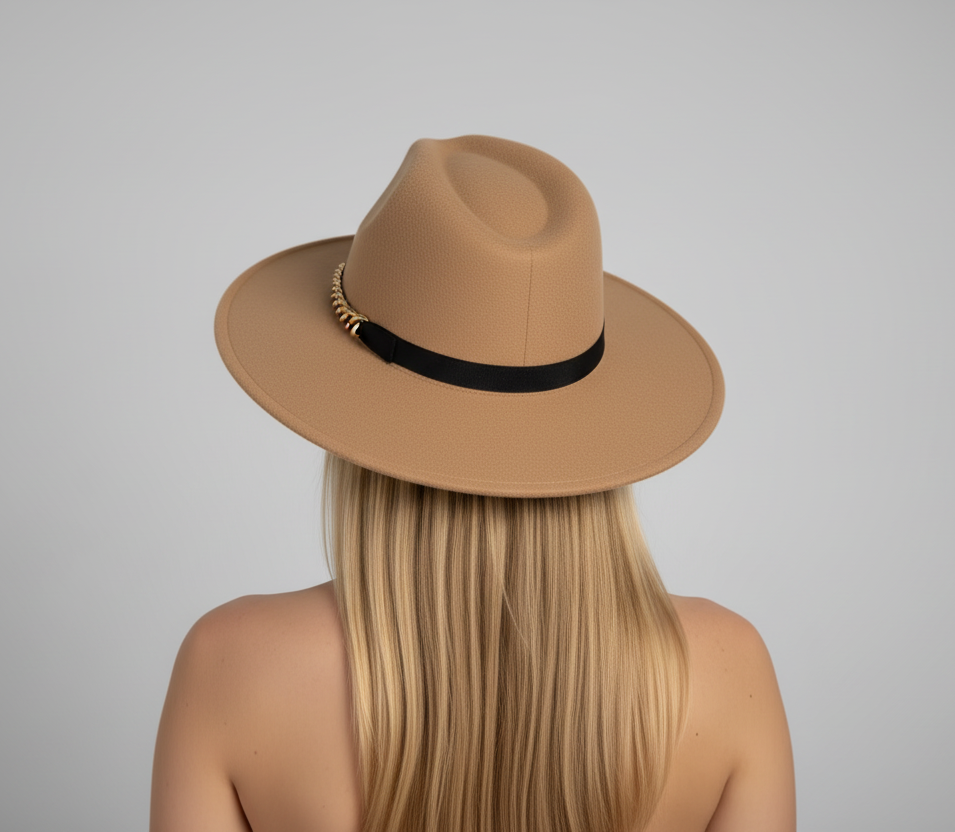 Cappello Fedra in Panno con Dettaglio Catena
