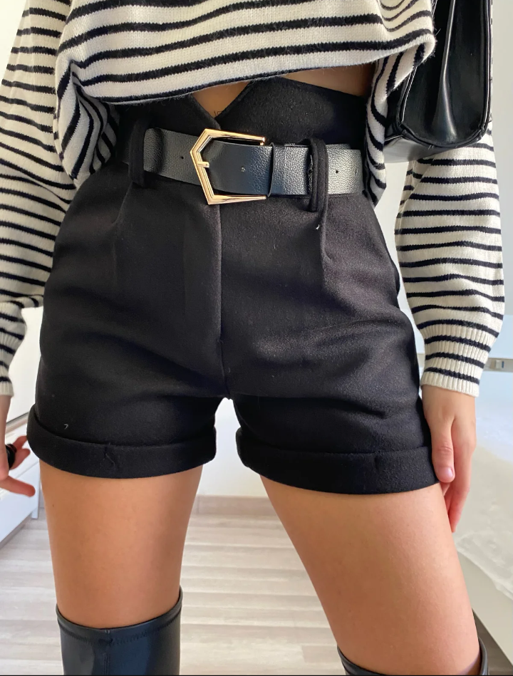 Short nero in panno con cintura