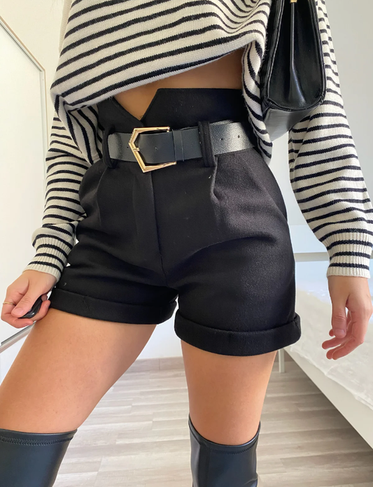 Short nero in panno con cintura