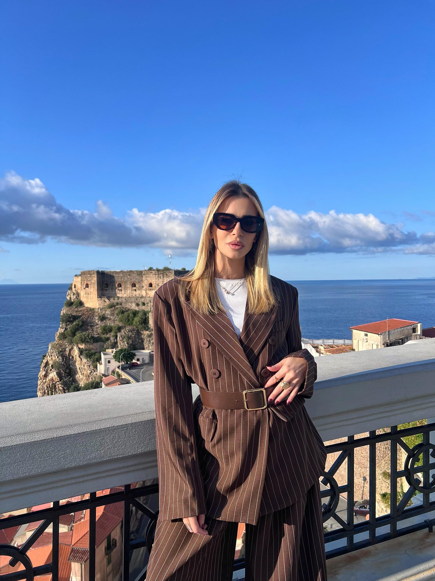 Tailleur Oversize a Righe Marroni