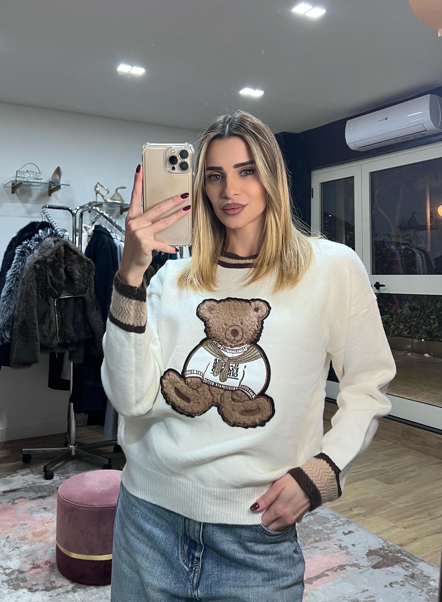 Maglioncino Oversize Ecru con orso Teddy Appliqué