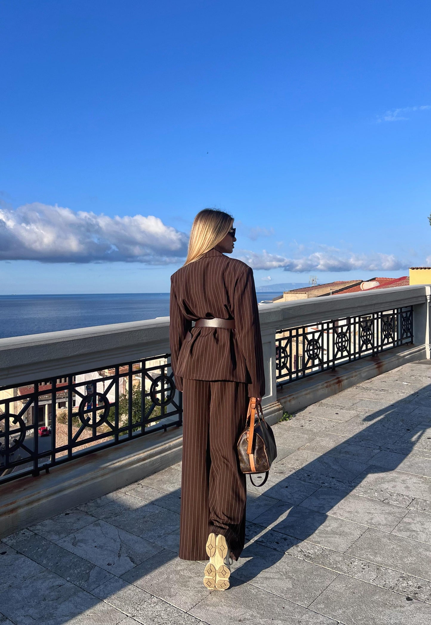 Tailleur Oversize a Righe Marroni