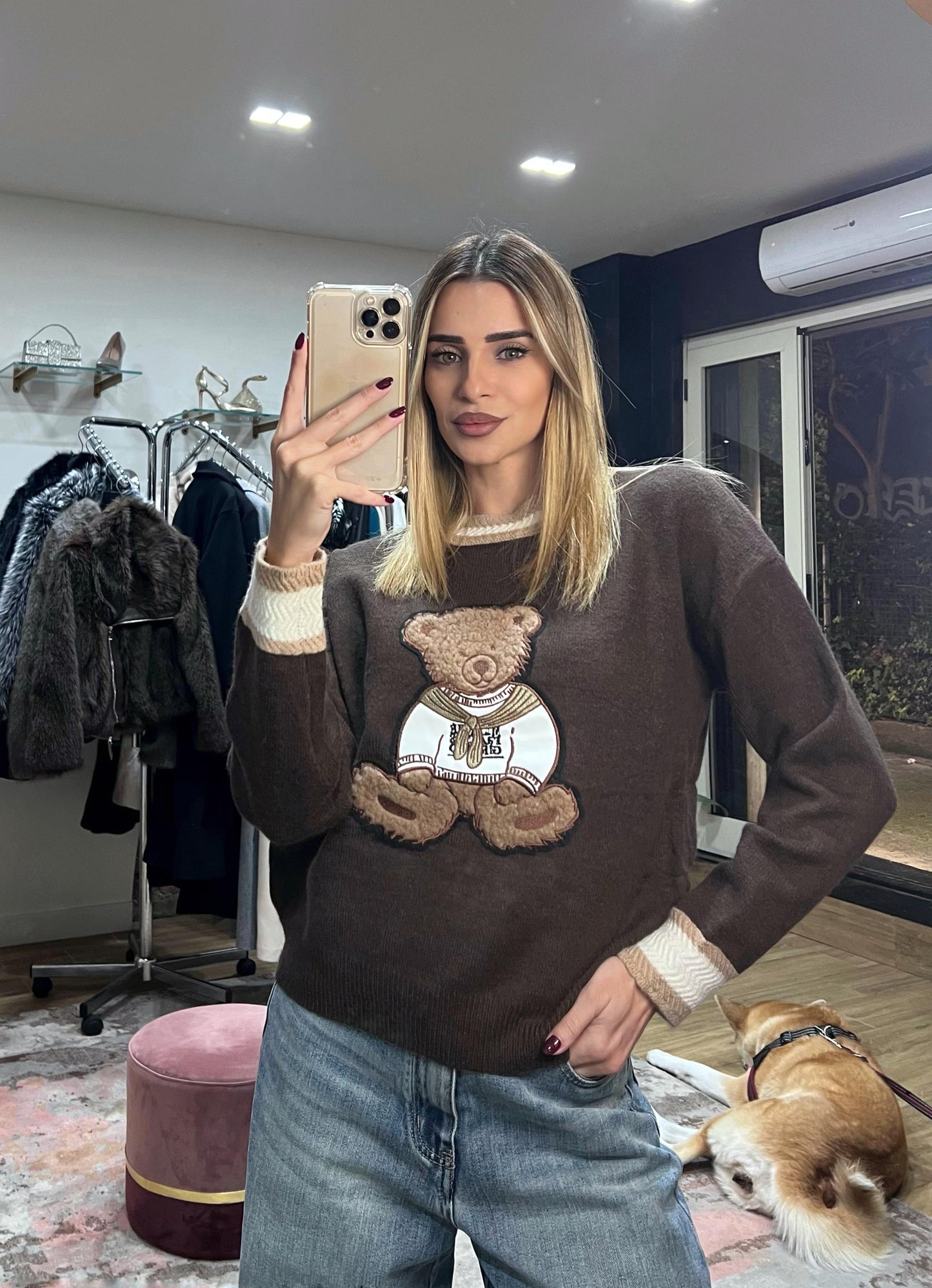 Maglioncino Oversize Cioccolato con Orso Teddy Appliqué