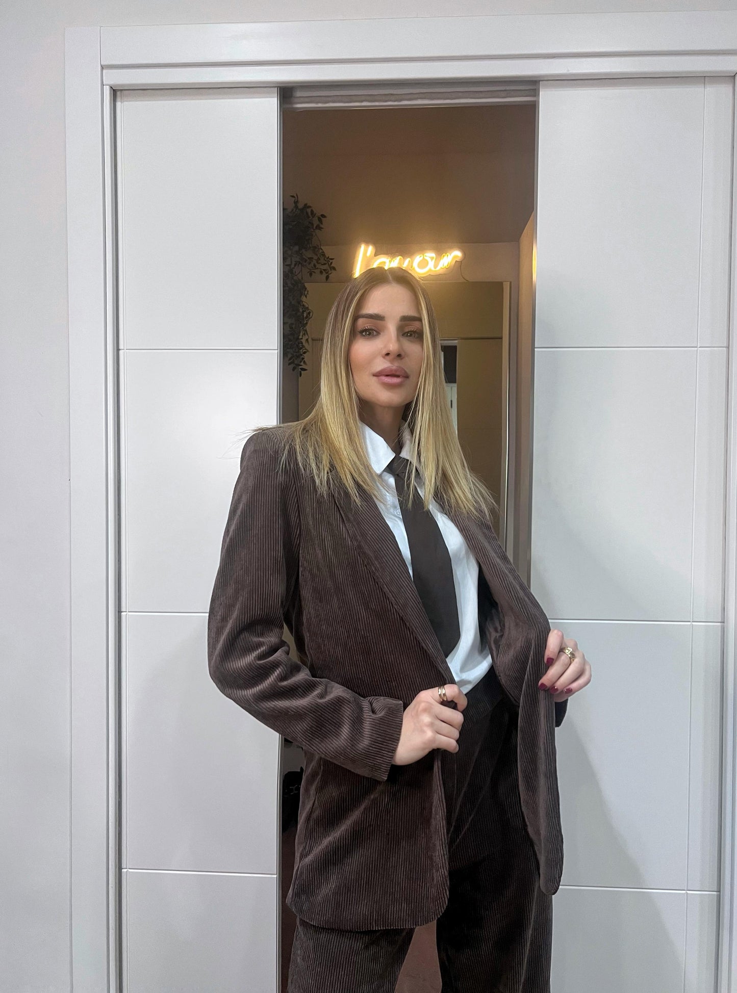 Tailleur Chloé in velluto a coste cioccolato