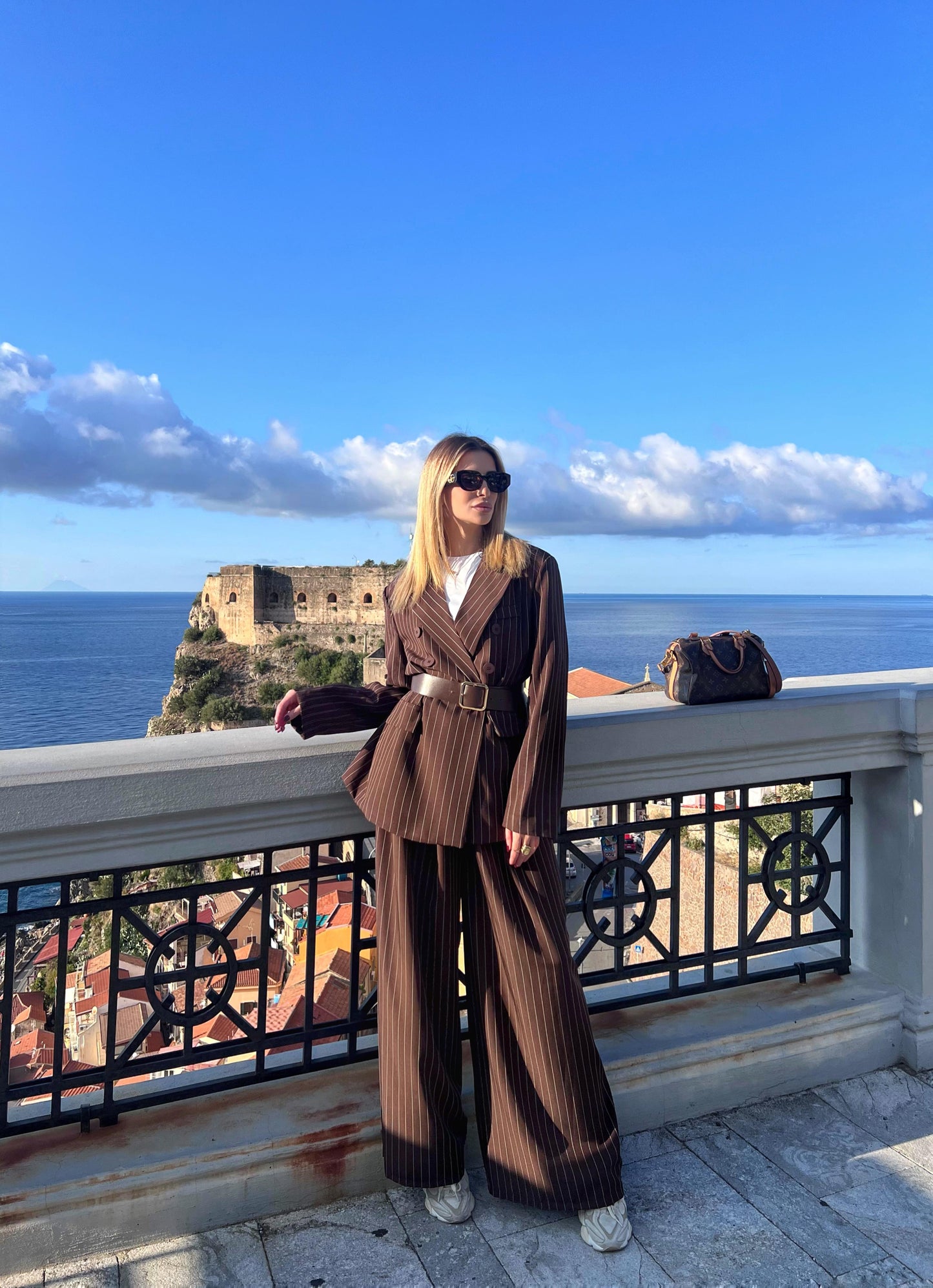 Tailleur Oversize a Righe Marroni